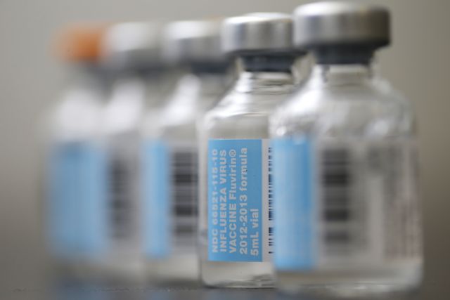 Mόνο ένας στους δέκα Έλληνες εμβολιάστηκε φέτος για τη γρίπη